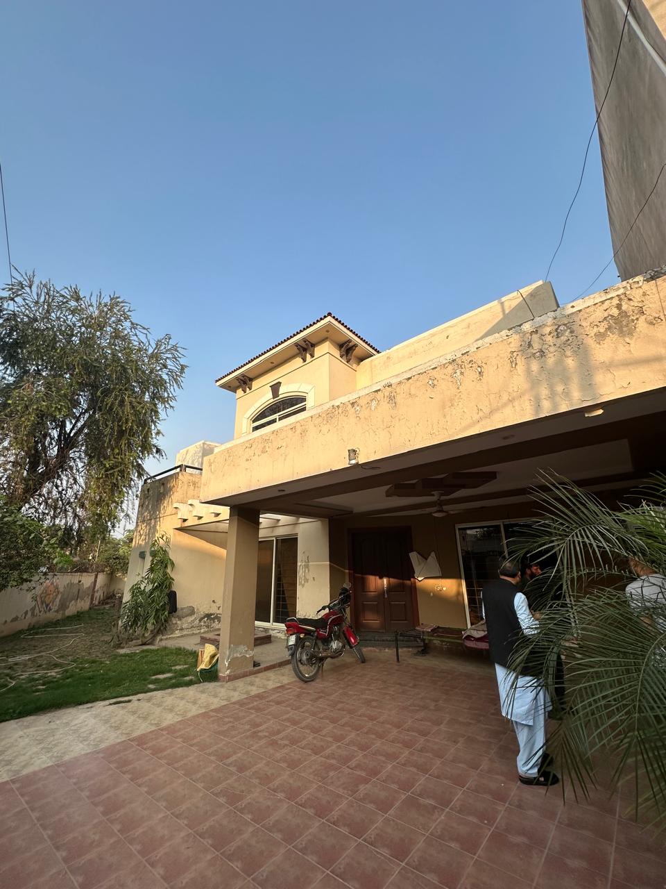 18.5 Marla House for Sale in GG Block, DHA Phase 4 Lahore – Best Price Deal