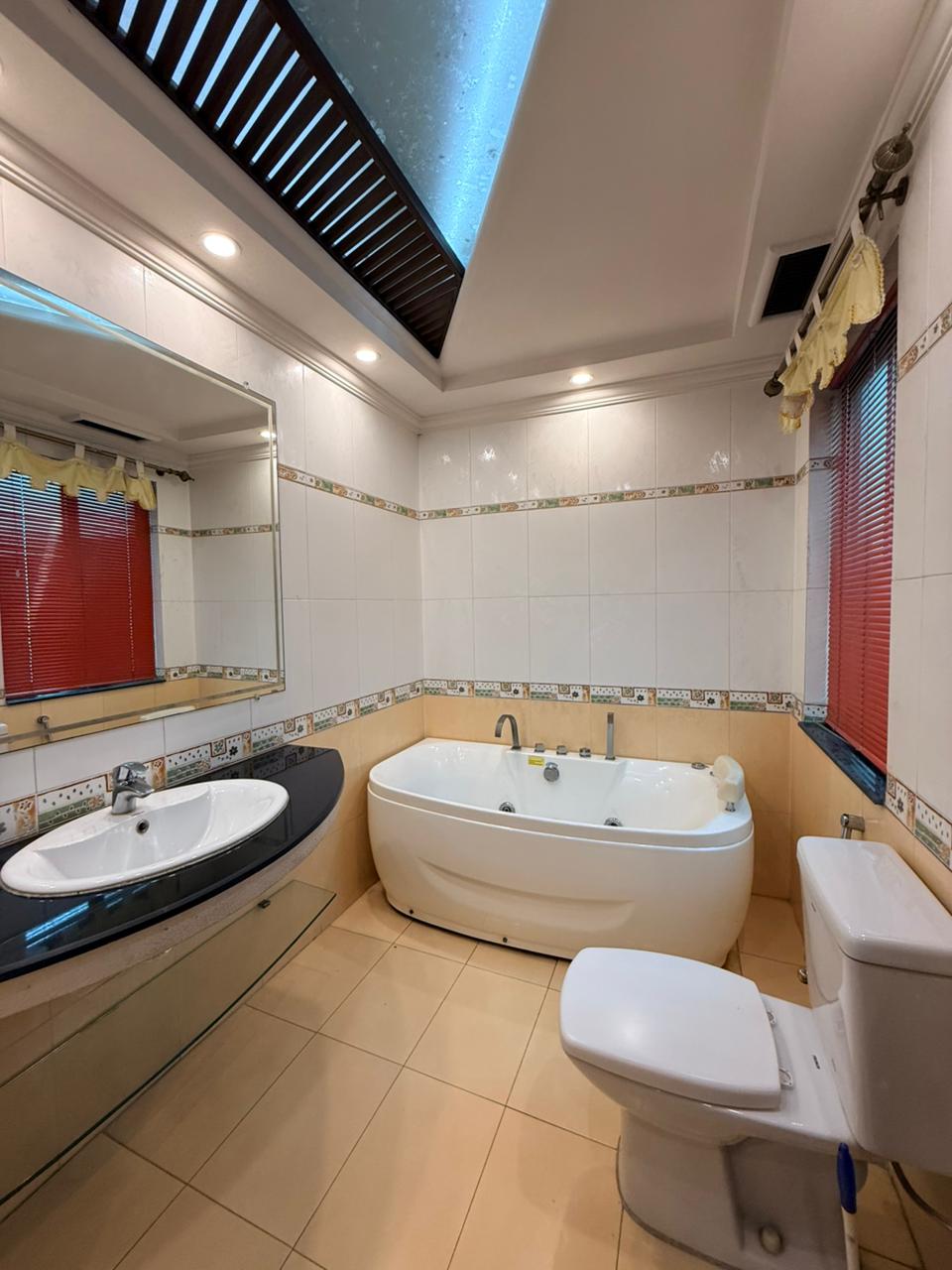 1 Kanal Fully Renovated House for Sale in DHA Phase 4 – Block GG (Prime Location)