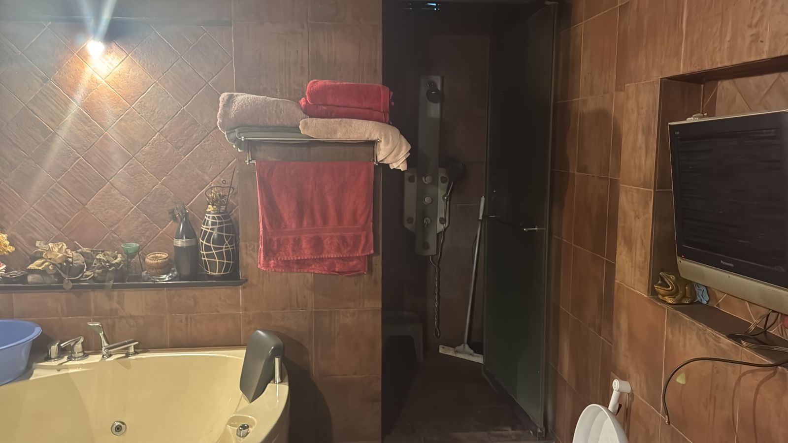 2 Kanal Red Bricks House for Sale in S Block, Phase 2, DHA Lahore