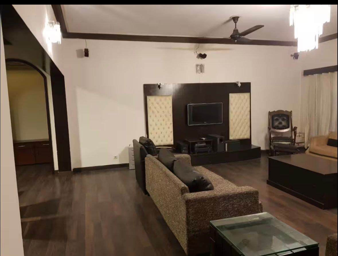 2 Kanal Red Bricks House for Sale in S Block, Phase 2, DHA Lahore