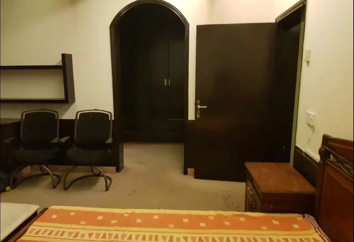 2 Kanal Red Bricks House for Sale in S Block, Phase 2, DHA Lahore