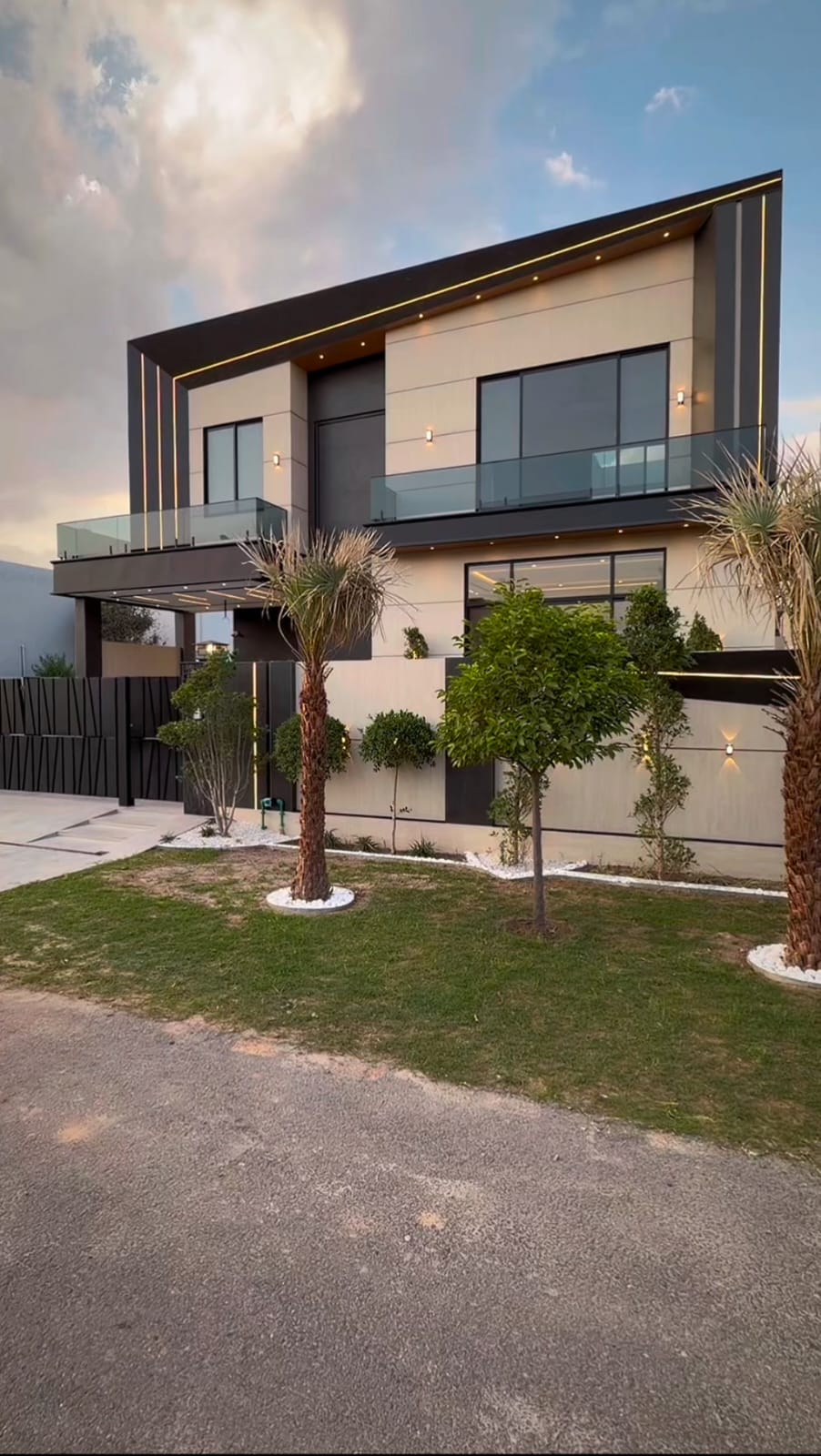 1 Kanal Ultra Modern House for Sale – Q Block, DHA Phase 7 Lahore