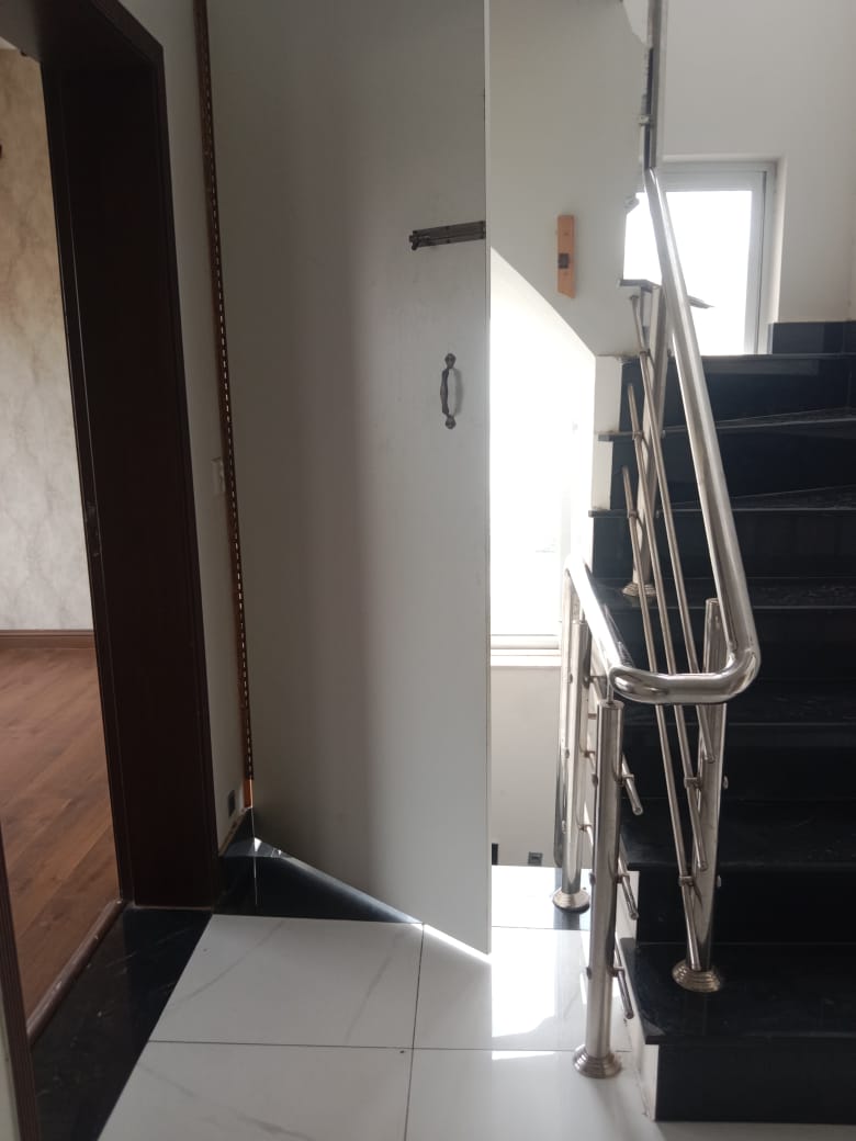 5 Marla Upper Portion for Rent in DHA 9 Town Lahore