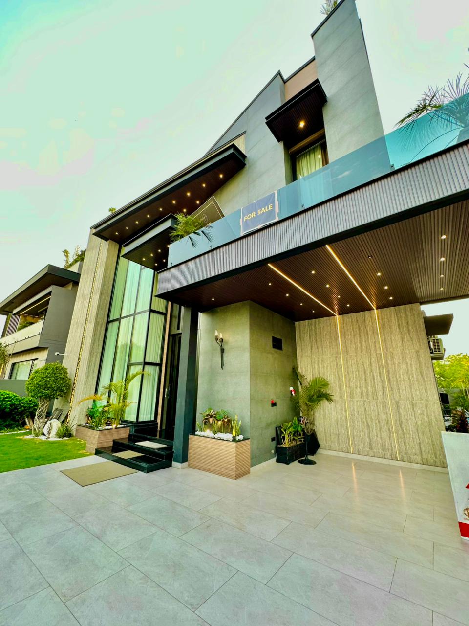 Ultra-Luxury 1 Kanal Designer House for Sale in DHA Phase 6 Lahore