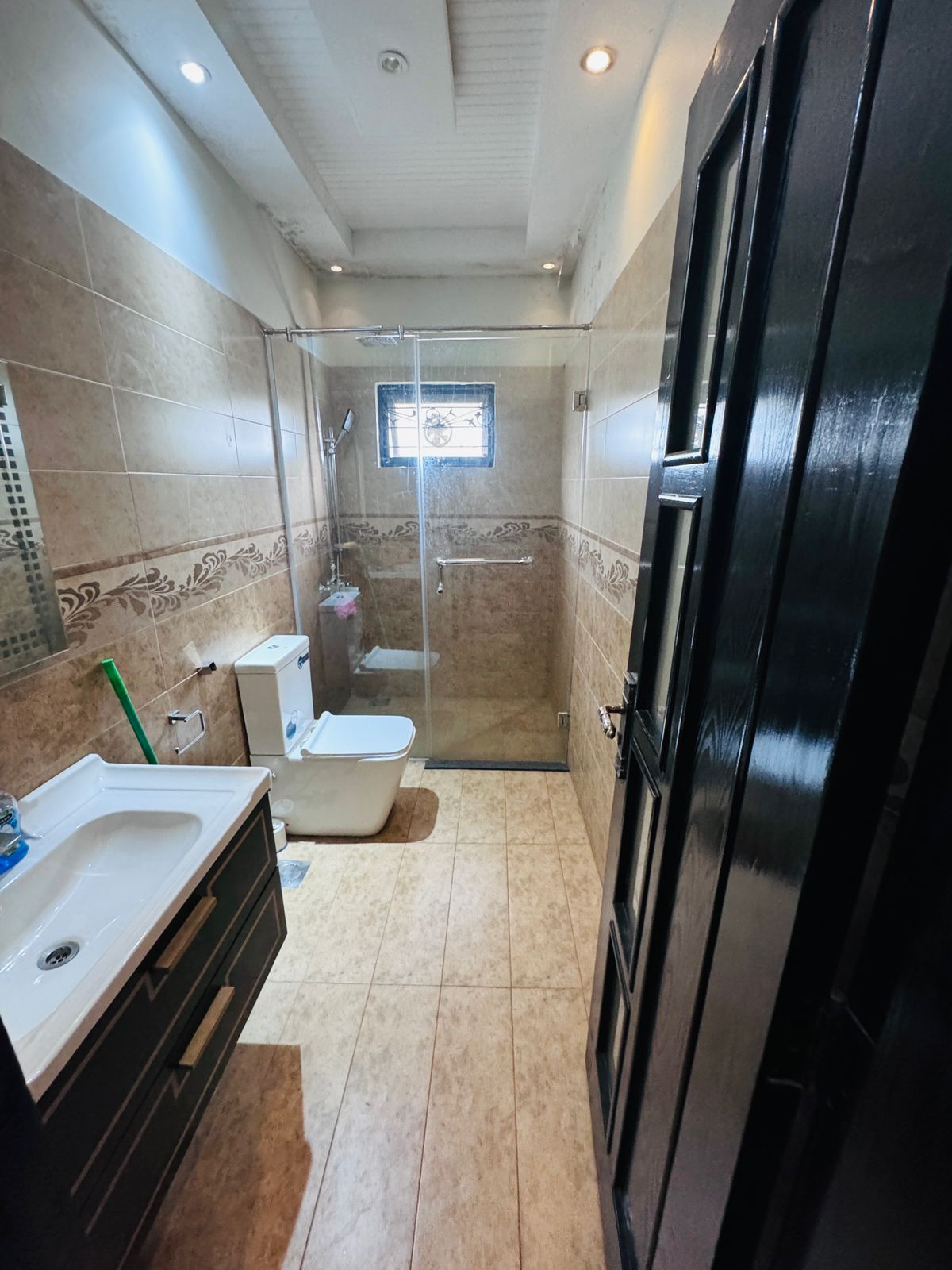 7.5 Marla Slightly Used Fully Furnished House for Sale in D Block, DHA Phase 6 Lahore
