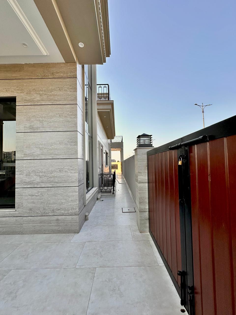 1 Kanal Corner Double Unit House for Sale in T Block, DHA Phase 7 Lahore