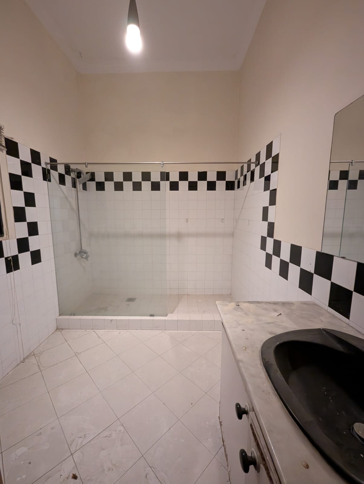 2 Kanal House for Sale on Arif Jan Road, Lahore Cantt