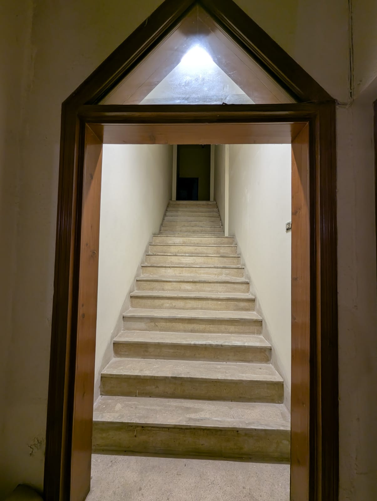 2 Kanal House for Sale on Arif Jan Road, Lahore Cantt