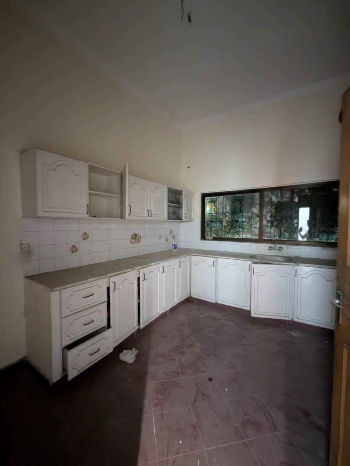 2 Kanal House for Sale on Arif Jan Road, Lahore Cantt